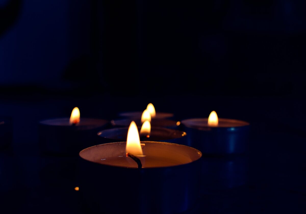  Ein Oster-NACHT-Gottesdienst – Von dem Dunkel der Trauer hinein in das Licht der Freude