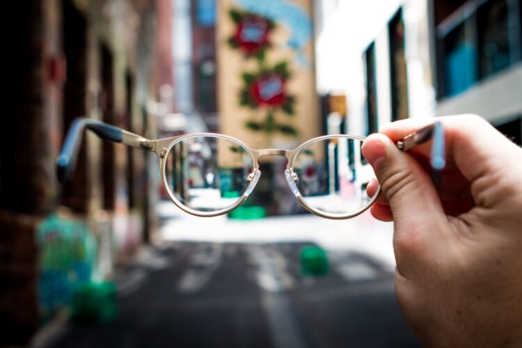  Weitsichtig ist kurzsichtig – Gegenstandsandacht »Brille«