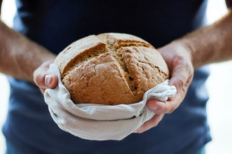  Unser tägliches Brot - Vom Fairteilen